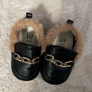 Baby GAP Faux Leather Loafers with Fur 6-12 months